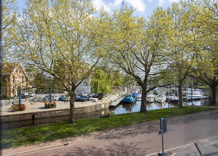 Flonk Hotel Groningen Centre, BW Signature Collection